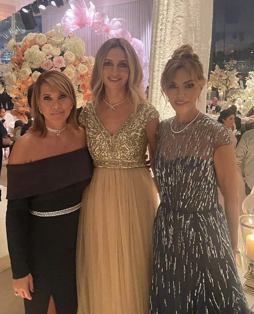 GECEDE BERRİN YOLERİ'NİN YANI SIRA BEYZA UYANOĞLU VE FERYAL GÜLMAN GİBİ KONUKLAR DA VARDI.