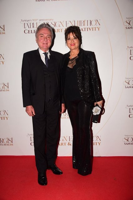 HASAN VE MERAL KOSİF ÇİFTİ DAVETE BİRLİKTE KATILDI.