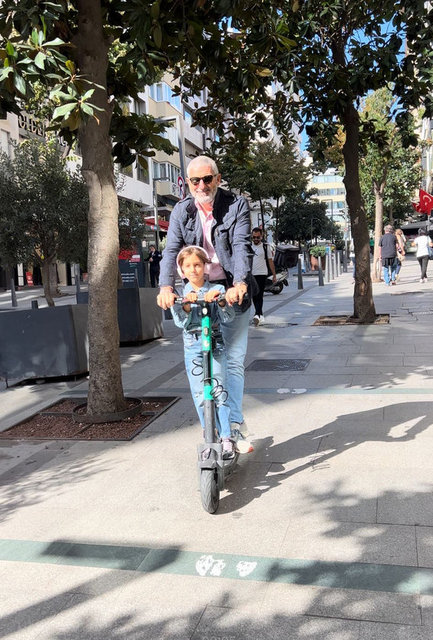 İBRAHİM BİTARGİL KIZIYLA CADDELERDEYDİ.