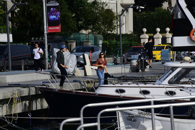 ŞEVKET EMRECAN SABANCI KIZ ARKADAŞIYLA BEBEK'TE OBJEKTİFLERE YAKALANDI.