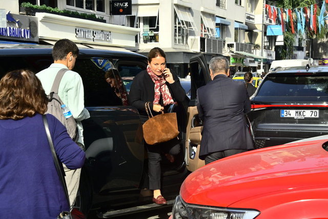 KOÇ HOLDİNG YÖNETİM KURULU ÜYESİ CAROLINE KOÇ HAFTA SONU BEBEK'TEYDİ.
