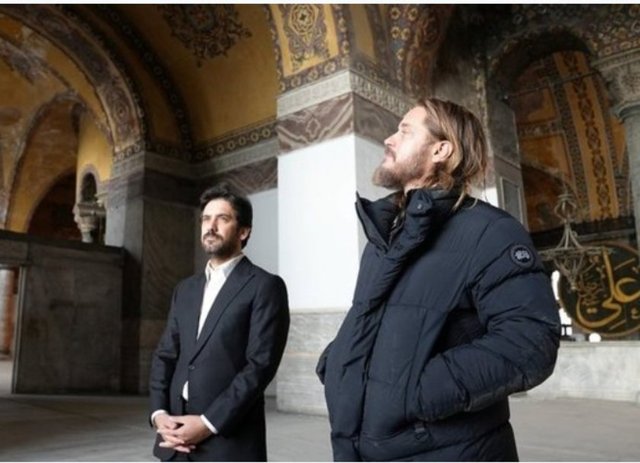 TRAVIS FIMMEL, DR. BATUHAN MUMCU