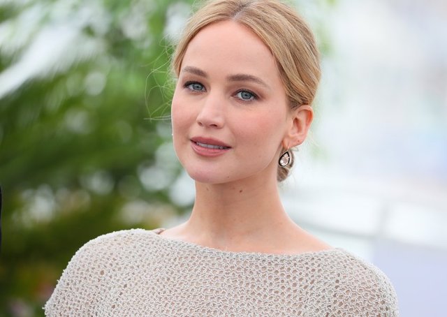 JENNIFER LAWRENCE
