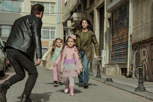 Ne Gemiler Yaktım 1. Bölüm Fotoğrafları