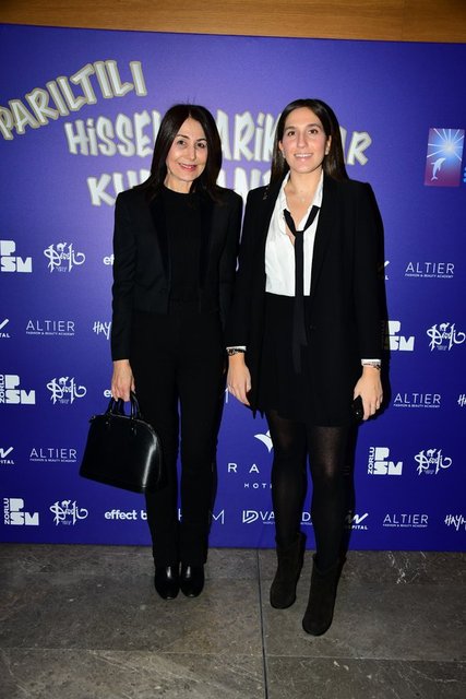 REYHAN İPEKEL VE JASMİN GÜLMAN GECEDE BİRLİKTEYDİ...
