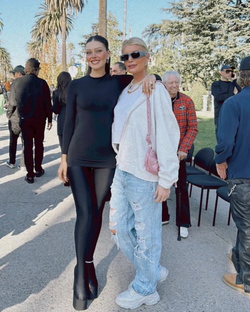 BEGÜM ŞEN, BROOKLYN PELTZ BECKHAM'IN EŞİ NICOLA ANNE PELTZ İLE BİR ARAYA GELDİ.