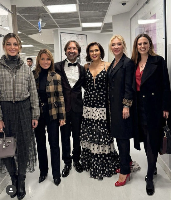 BEYZA UYANOĞLU, PERVİN ERSOY VE BERRİN YOLERİ BİRLİKTE ŞEVVAL SAM'I DİNLEDİLER.