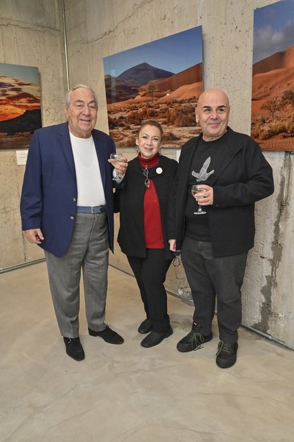 RIFAT, RENEE VE NEDİM SABAN SERGİDE BİR ARAYA GELDİLER