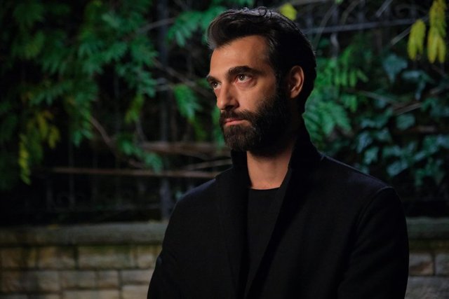 Kara 1. Bölüm Fotoğrafları