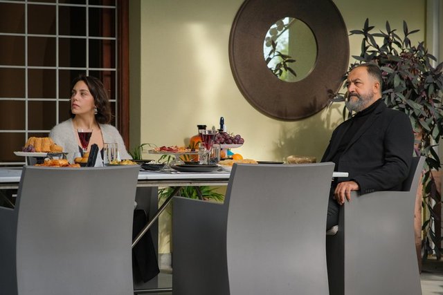 Kara 1. Bölüm Fotoğrafları