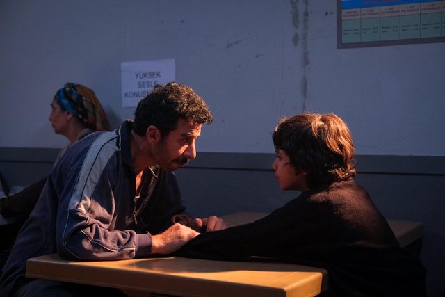 Kara 1. Bölüm Fotoğrafları