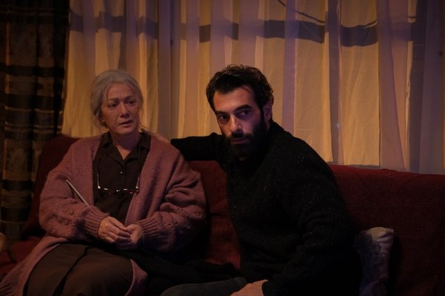 Kara 1. Bölüm Fotoğrafları