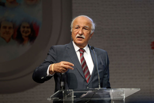 İŞ İNSANI HÜSNÜ ÖZYEĞİN, ÜLKEMİZ İÇİN 2024 YILI HER ŞEY DAHA İYİ OLACAK GÖRÜŞÜNDE.