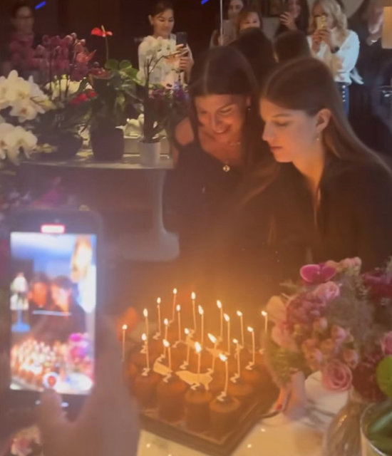 ZEYNEP ÜSTÜNEL DOĞUM GÜNÜNÜ KIZI MİNA VE DOSTLARIYLA BİR ARADA KUTLADI.
