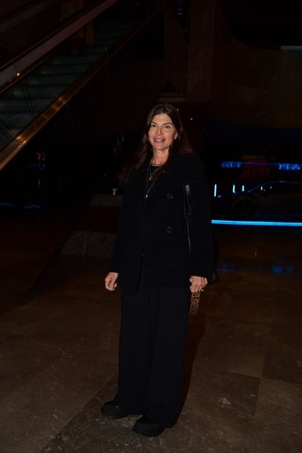 ZEYNEP ÜSTÜNEL