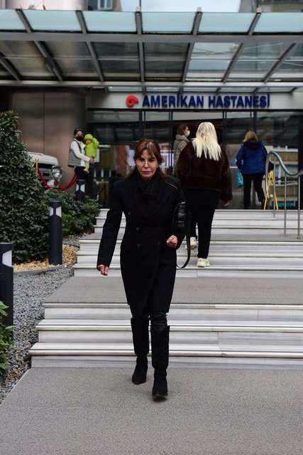 GÜL DÜRÜST KIZI ELİF DÜRÜST'Ü YALNIZ BIRAKMADI