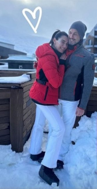 ALİCAN ULUSOY SEVGİLİSİ HANDE SUBAŞI İLE BİRLİKTE TATİLE ÇIKTI.