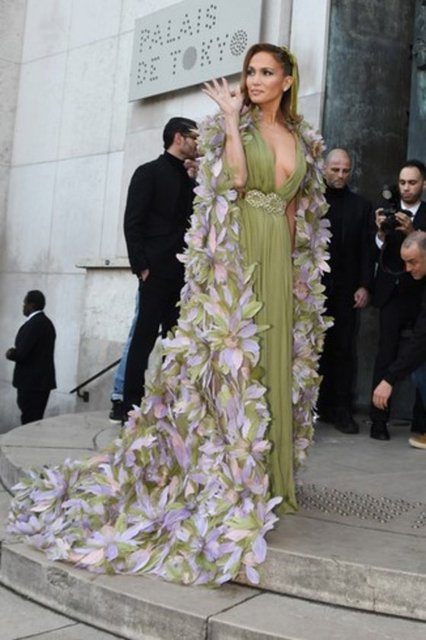 JENNIFER LOPEZ