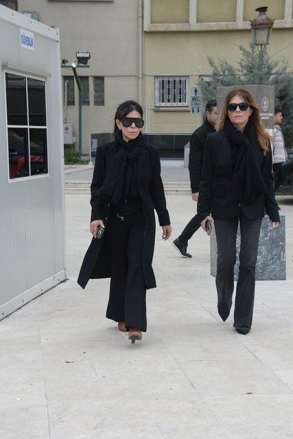 SUZAN SABANCI CENAZE TÖRENİNE KATILDI.