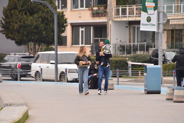 ASLIŞAH ALKOÇLAR VE EŞİ KAAN DEMİRAĞ ÇİFTİ OĞULLARI İLE BİRLİKTE BEBEK'TEYDİ...