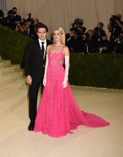 BROKLYN BECKHAM-NICOLE PELTZ