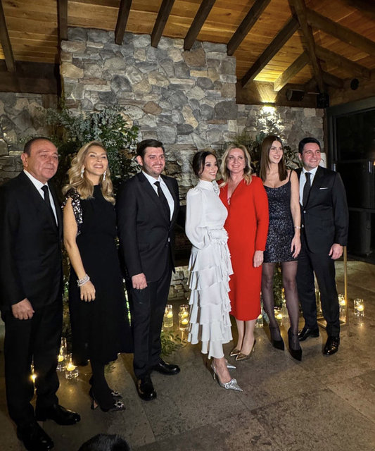 ÖMER-ARZU SABANCI ÇİFTİ DE ÖMER DİMİLİ VE SERRA SOYER ÇİFTİNİ YALNIZ BIRAKMAMIŞTI.