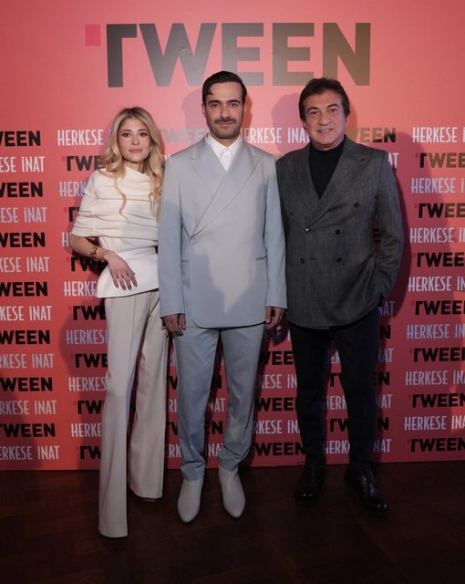 BÜŞRA ORAKÇIOĞLU, MERT DEMİR VE ORKA HOLDİNG YÖNETİM KURULU BAŞKANI SÜLEYMAN ORAKÇIOĞLU DAVETE EV SAHİPLİĞİ YAPTILAR.