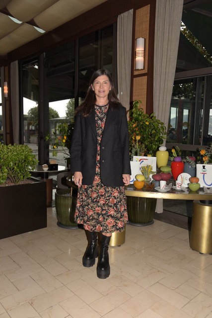 ZEYNEP ÜSTÜNEL