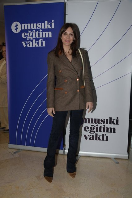 NESLİŞAH ALKOÇLAR DÜZYATAN ÖZEL KONSERE KATILDI.
