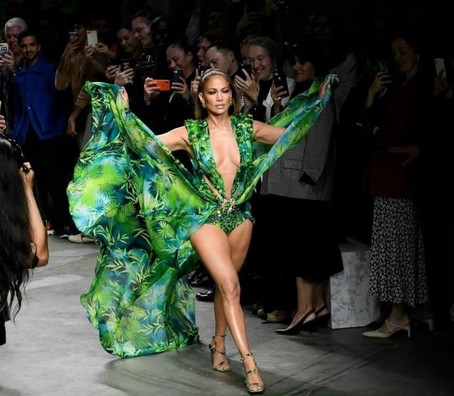 JENNIFER LOPEZ