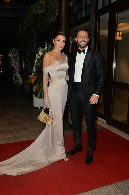 HANDE ERÇEL VE HAKAN SABANCI ÇİFTİ DOSTLARINI MUTLU GÜNLERİNDE YALNIZ BIRAKMAMIŞTI.
