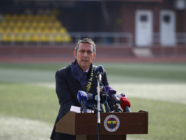 FENERBAHÇE SPOR KULÜBÜ BAŞKANI ALİ KOÇ TAHSİN KAYA'NIN CENAZE TÖRENİNE KATILARAK KONUŞMA YAPTI.