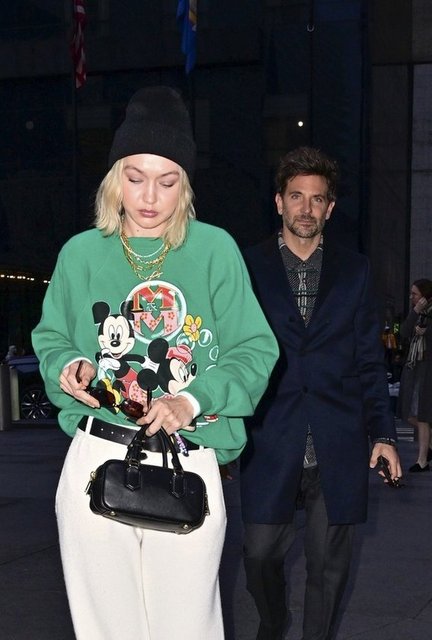 GIGI HADID, BRADLEY COOPER
