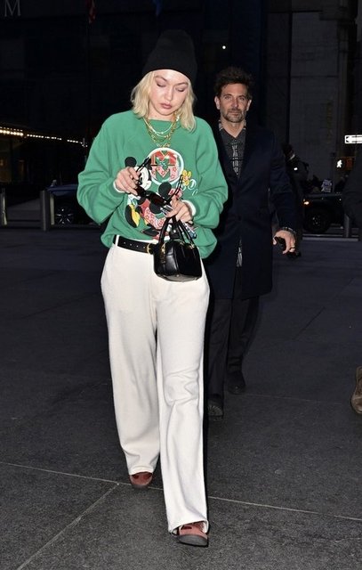 GIGI HADID, BRADLEY COOPER