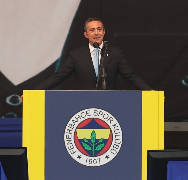 FENERBAHÇE SPOR KULÜBÜ BAŞKANI ALİ KOÇ, FENERBAHÇE KULÜBÜ KRİTİK OLAĞANÜSTÜ GENEL KURUL TOPLANTISINI GERÇEKLEŞTİRDİ.