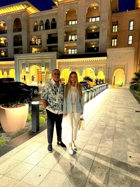 NEJDET AYAYDIN VE EMEL AYAYDIN ÇİFTİ DUBAİ'DE TATİL YAPIYOR.