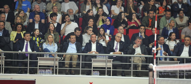 İSTANBUL BÜYÜKŞEHİR BELEDİYE BAŞKANI EKREM İMAMOĞLU İLE EŞİ DİLEK İMAMOĞLU, FENERBAHÇE SPOR KULÜBÜ BAŞKANI ALİ KOÇ VE FB'Lİ YÖNETİCİLER VE FARUK ECZACIBAŞI MAÇI BİRLİKTE İZLEDİ