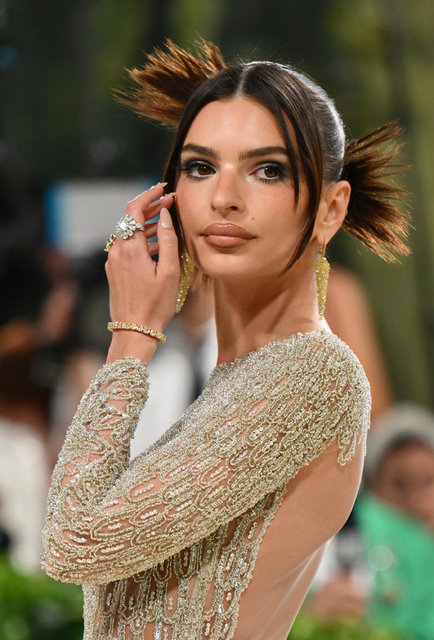 EMRATA RATAJKOWSKI