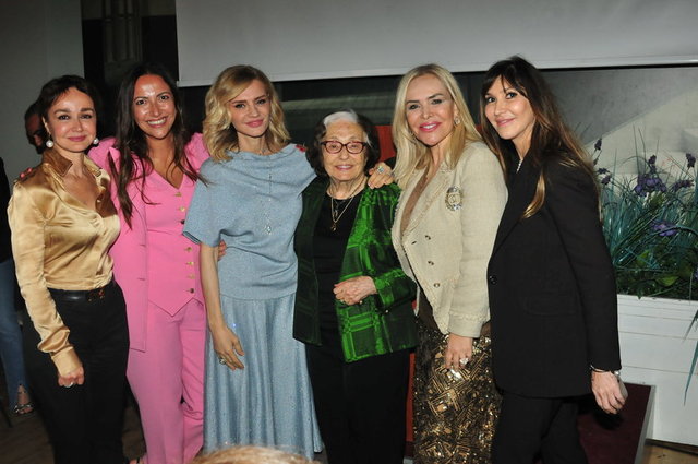 HÜLYA KALYONCU, ZEYNEP DAYIOĞLU, ELİF BALKUV, GÜLTEN DAYIOĞLU, MÜGE TEZMAN SIRMABIYIK, SİBEL KARAKAŞLI