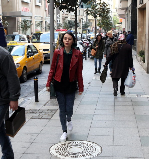 LARA KAMHİ