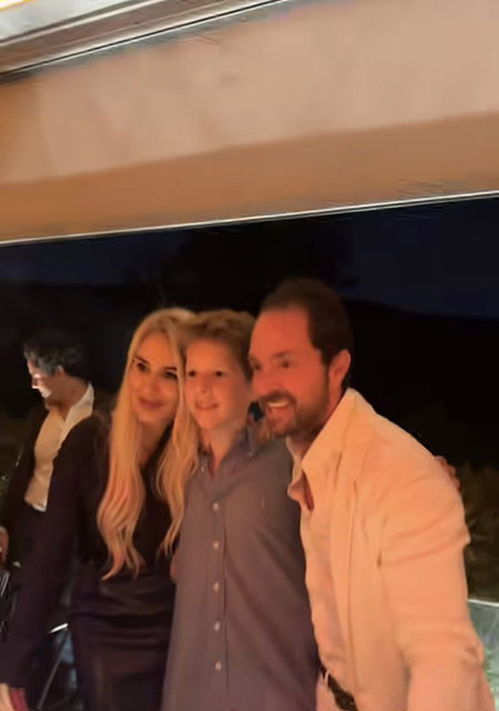 RALF TEZMAN EŞİ RALF TEZMAN'IN DOĞUM GÜNÜNÜ OĞULLARI EMİR VE DOSTLARIYLA BİRLİKTE KUTLADI.