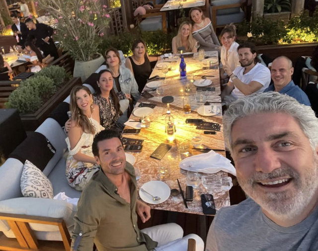 EVELİZE-HAKAN KOSİF VE İBRAHİM VE MAYA BİTARGİL ÇİFTİ BODRUM'DA BİR ARAYA GELEREK YEMEK YEDİLER.