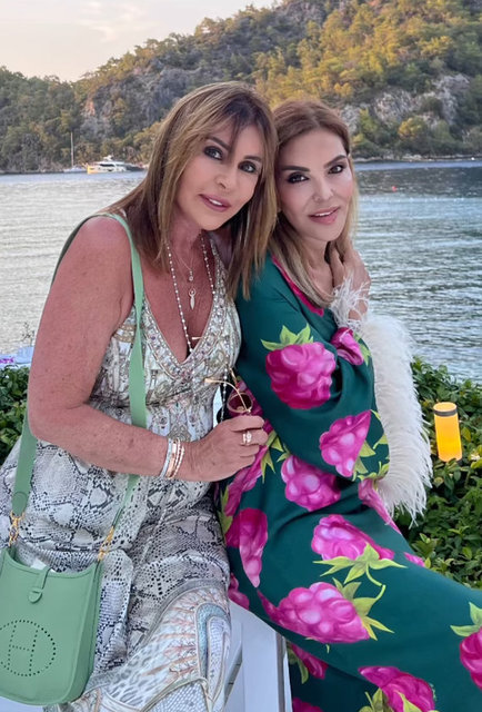 DALIA GARİH VE FERYAL GÜLMAN GÖCEK'E DEMİRLİ TEKNEDE TATİL YAPIYOR