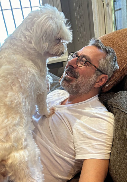 MURAT ASLAN, DERİN MERMERCİ'NİN KÖPEKLERİNE BAYILIYOR