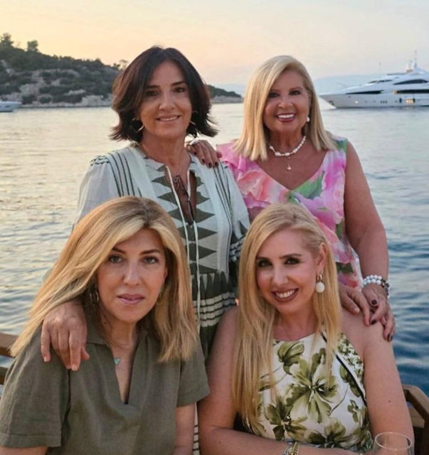 ŞULE ARGÜDER, ÖZGE SANDER, AYFER TOPRAK VE  SEVGİ TUNGA BODRUM'DA YEMEK YEDİ