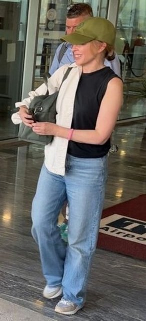 KYLIE MINOUGE HAVALANINDA OBJEKTİFLERE YANSIDI