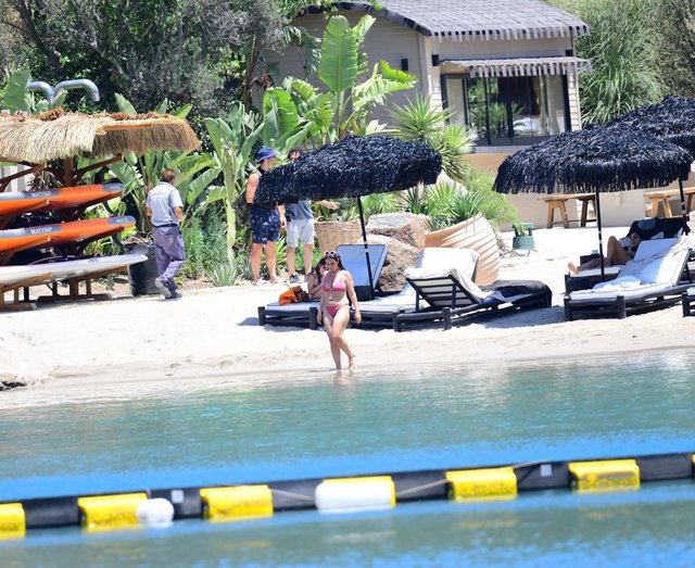 MAYA BİTARGİL AİLESİYLE BİRLİKTE BODRUM'DA TATİL YAPIYOR