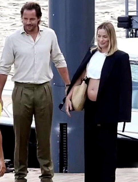 MARGOT ROBBIE