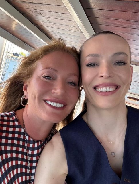 CAROLINE KOÇ, EDA ERDEM