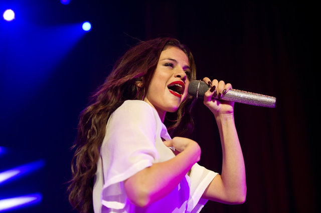 SELENA GOMEZ